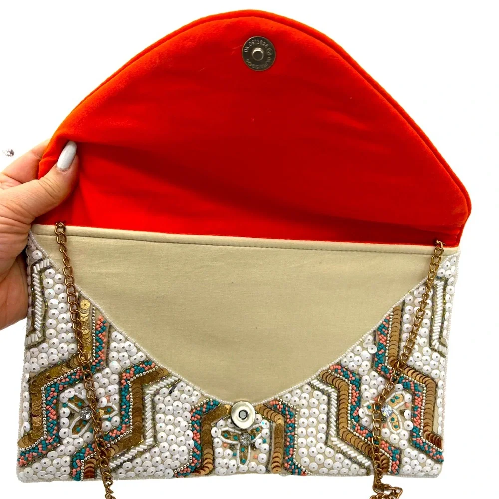NWOT BEADED PURSE - Picture 4 of 5